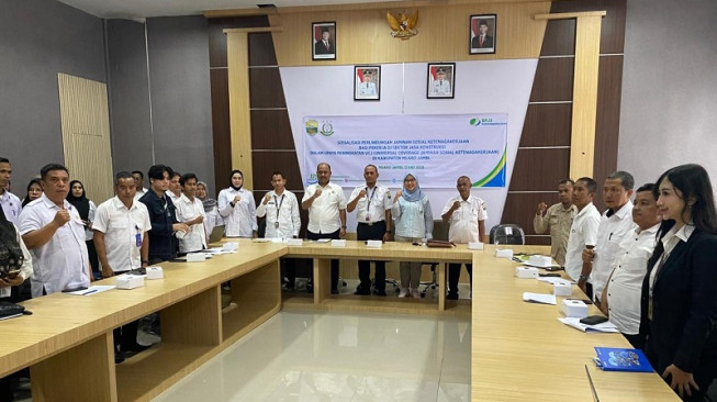 Tingkatkan Universal Coverage, Seluruh Pemenang Proyek di Muaro Jambi Wajib Masuk Program BPJS Ketenagakerjaan